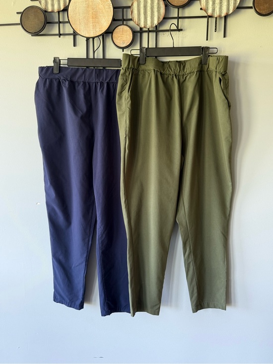 Unknown Pants - Women’s Cropped Elastic-Waist Pants - Olive Green